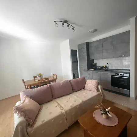 Rosemary Apartament *